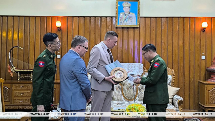 Myanmar shows interest in Belarusian safety footwear